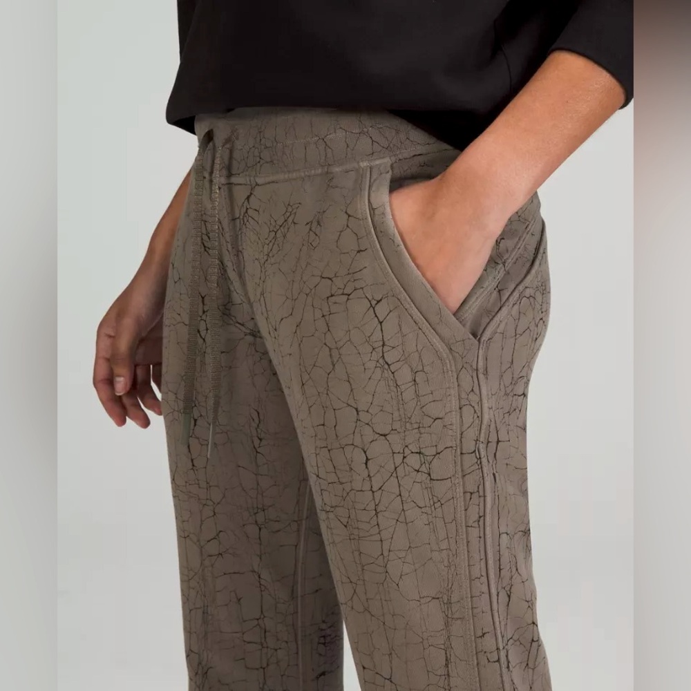Lululemon Warm Down Jogger | 7/8 Length | Size 4 - Picture 3 of 7